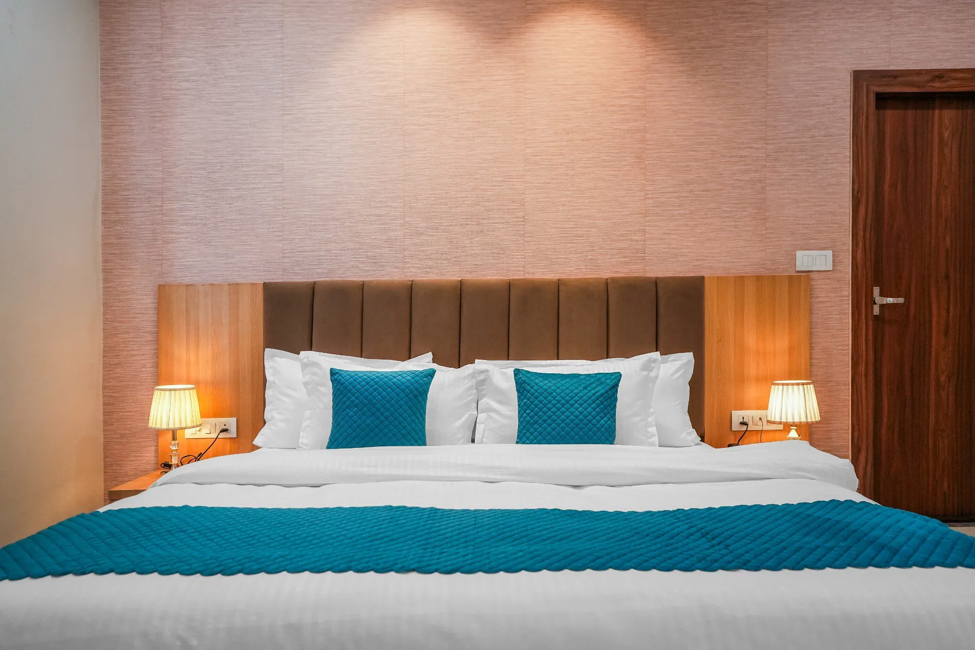 Aanandam Super Deluxe Room