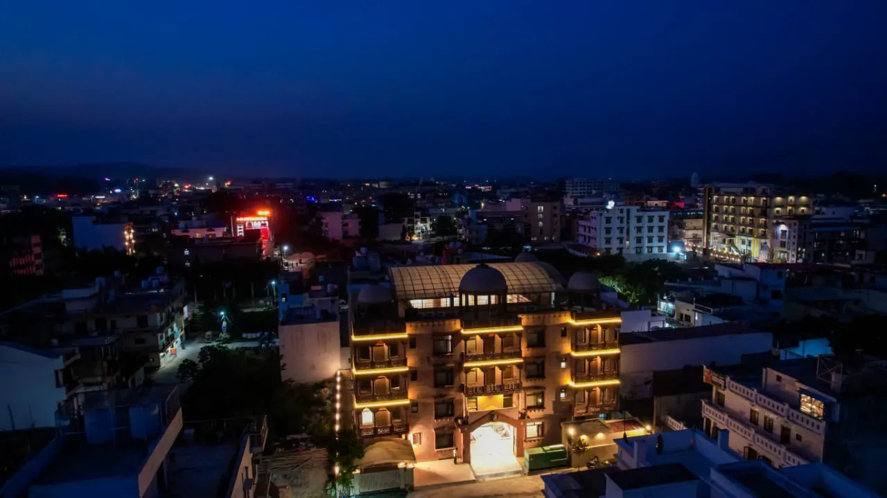 Aanandam Super Deluxe View