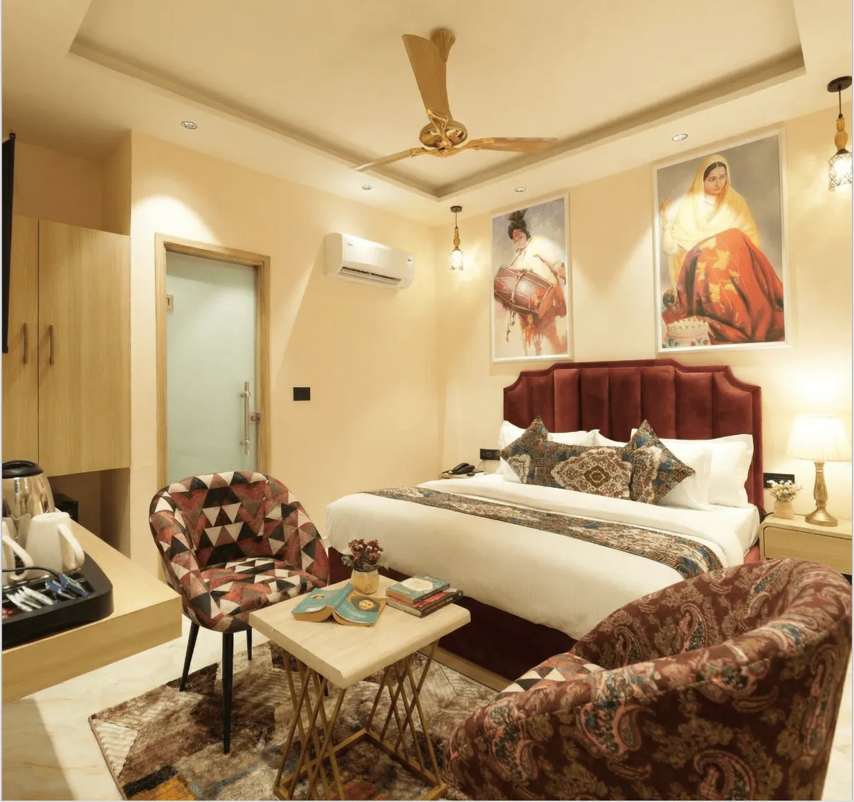 Deluxe Room 4