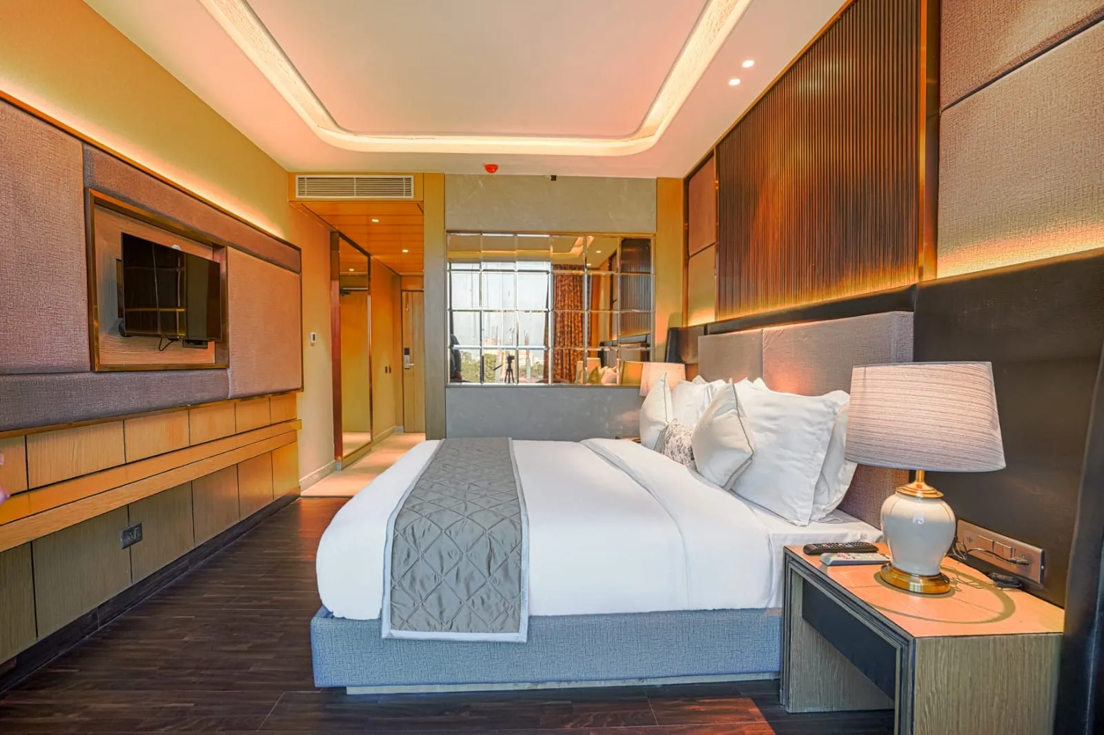Deluxe Room 2